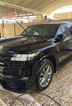 تۆیۆتا لاند کروزەر